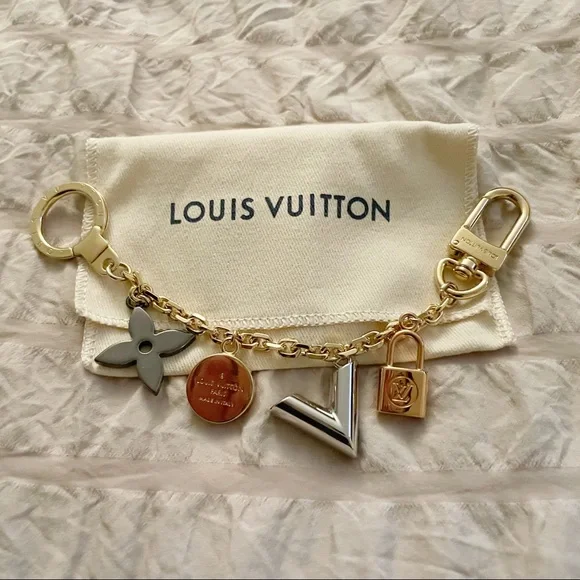 [LOUIS VUITTON] 🆕 RARE Chain Bag Charm Multi-tone Metallic - Picture 4 of 4